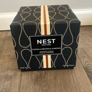 NEST Fragrances New York Candle Vanilla Orchid & Almond 3 Wick 21.1oz Candle NEW